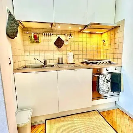 Francy S In Apartment Rome